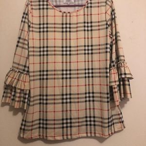 Plaid layering top 💕